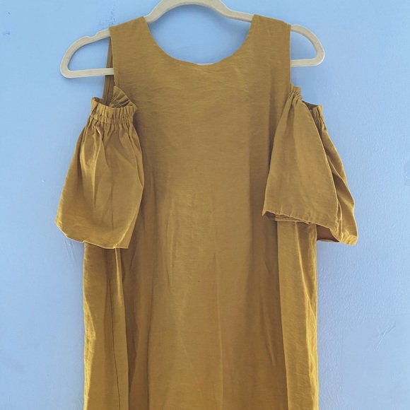Yellow dress - Picture 2 of 2